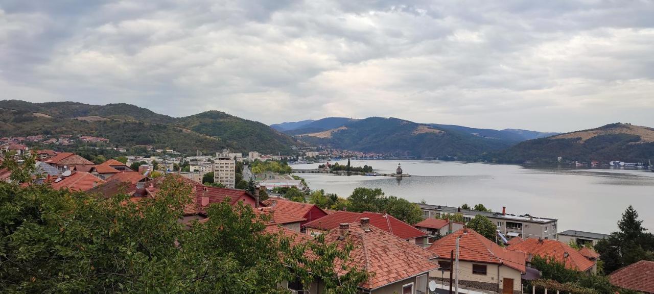 Casa Rebeca Hotell Orşova Eksteriør bilde